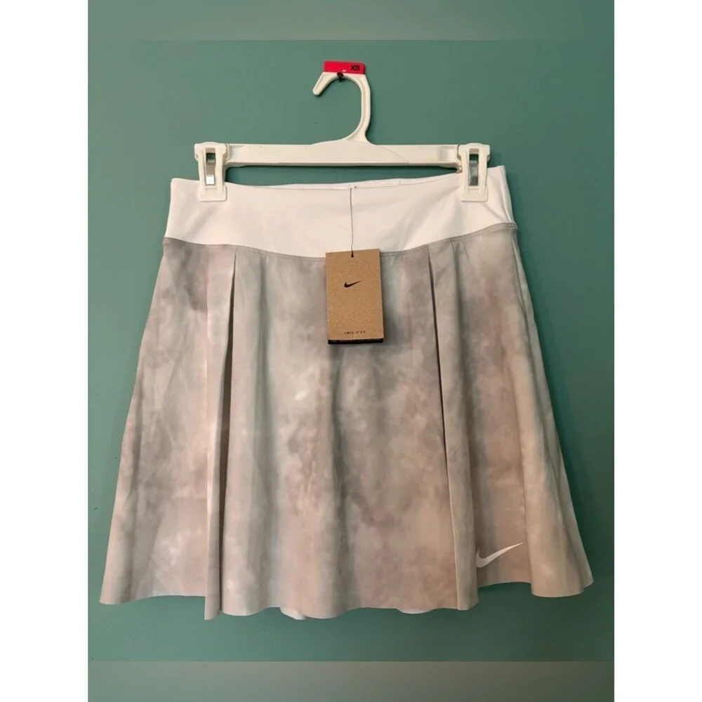 Nike Women's White & Gray Tie-Dye Tennis Skirt Preppy Athleisure Pickleball